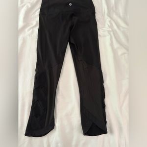 Black capri Lululemon leggings